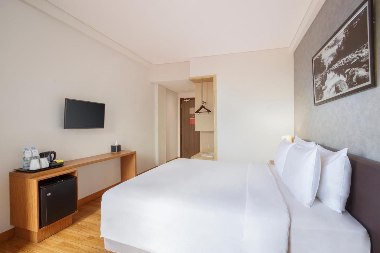 Swiss-Belinn Luwuk Exterior photo