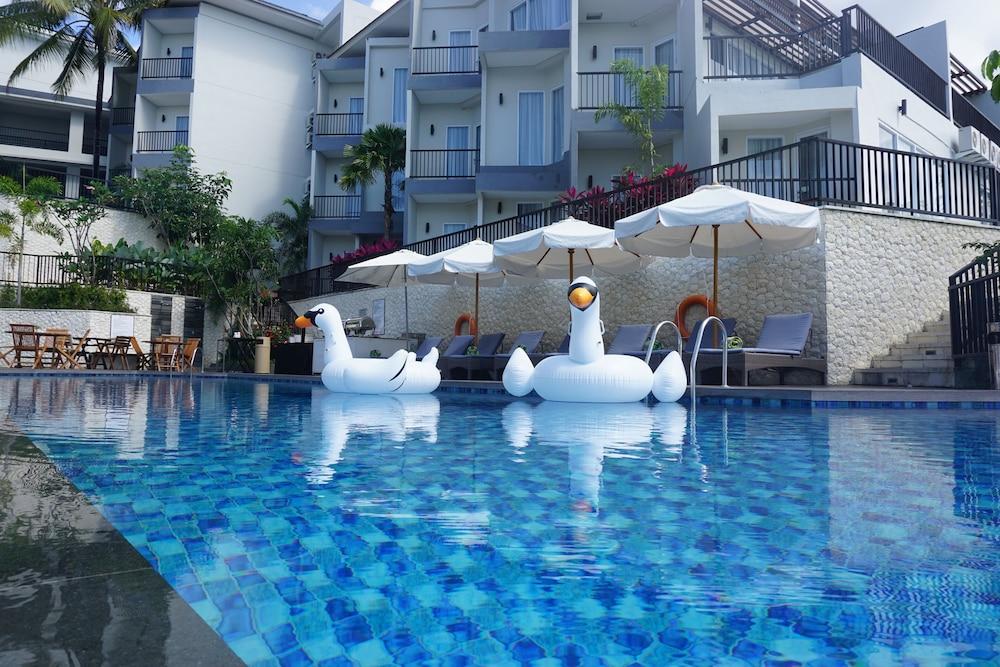 Swiss-Belinn Luwuk Exterior photo